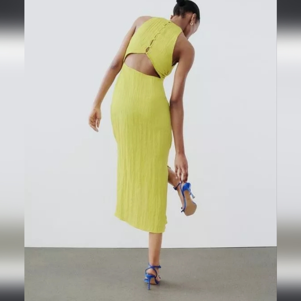 🆕️ Zara Wrinkle Knot Dress